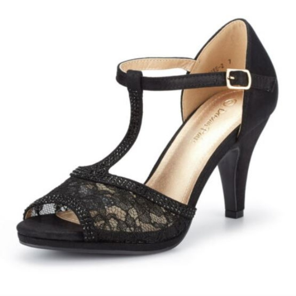 New woman’s black elegant lace shoes 7.5 M